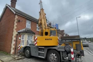 Mobile crane on domestic drive